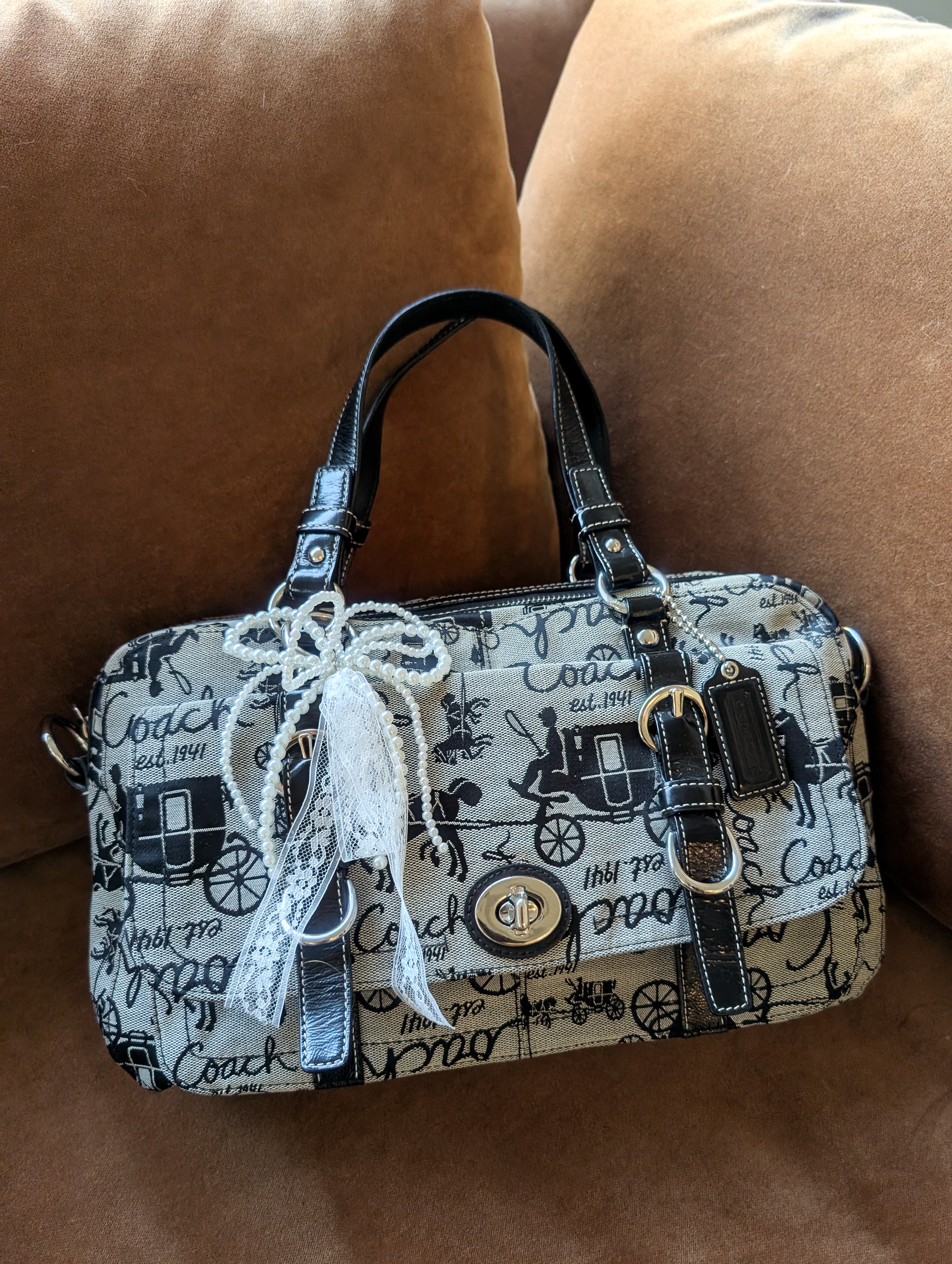 Vintage Coach Chelsea Horse & Carriage Saddle Bag Satchel